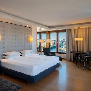 Executive Family Connecting Corner Twin Room