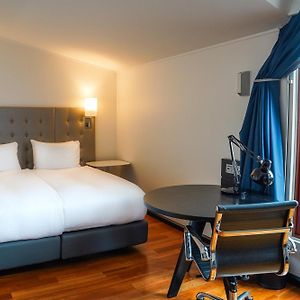 Deluxe  King Room Mobility accessible